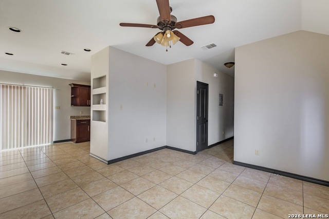 2095 Fox Borough Dr Property Photo 10