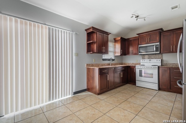2095 Fox Borough Dr Property Photo 12