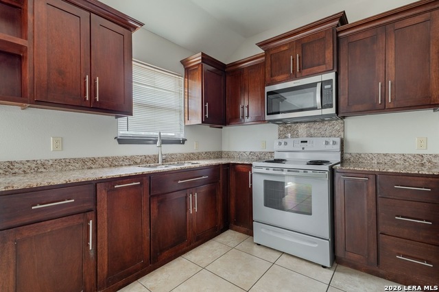 2095 Fox Borough Dr Property Photo 14