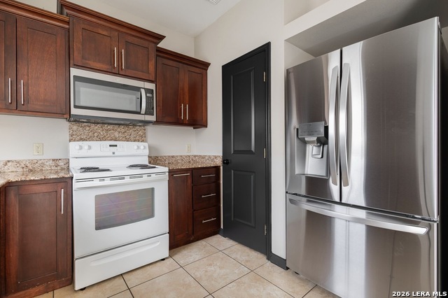2095 Fox Borough Dr Property Photo 15