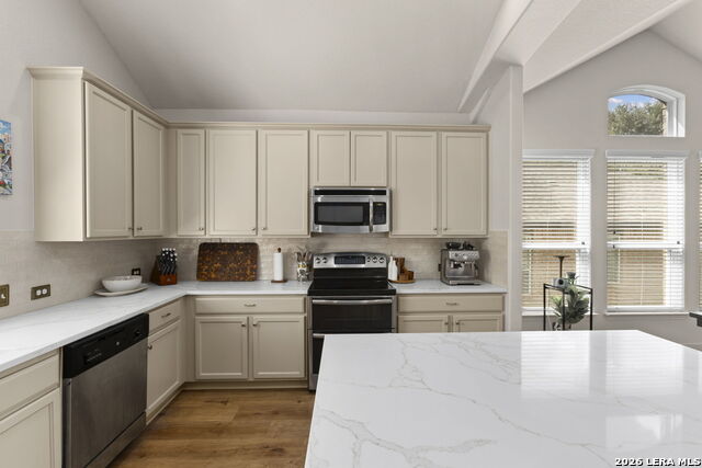7627 Mission Smt Property Photo 15
