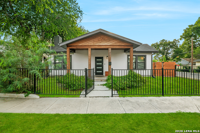 1006 S Pine Street Property Photo 1
