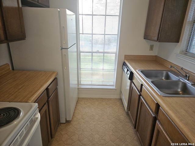 5319 Ashbury Dr Property Photo 4