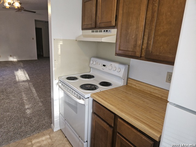 5319 Ashbury Dr Property Photo 5
