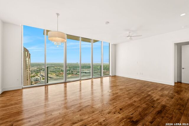 610 E Market Property Photo 2