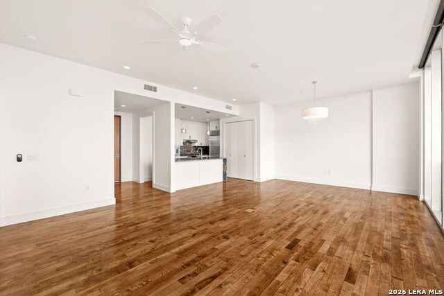 610 E Market Property Photo 3