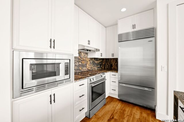 610 E Market Property Photo 9