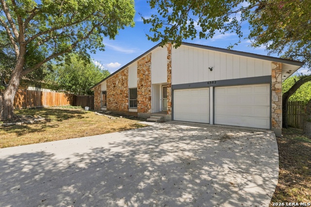 6302 Ridgehurst Property Photo 2