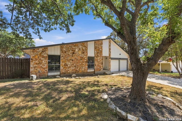 6302 Ridgehurst Property Photo 3