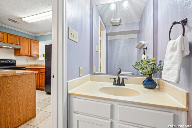 7880 Micron Dr Property Photo 11