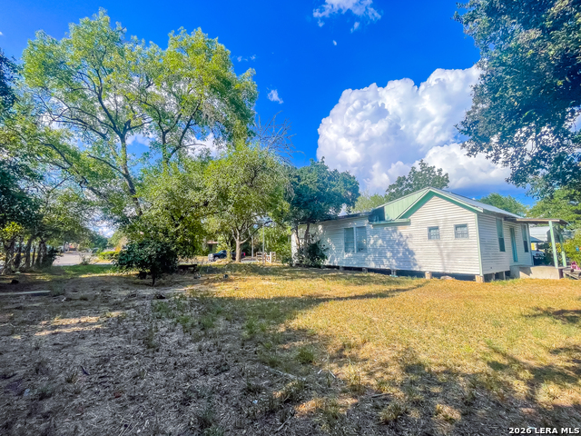 302 E Carter St Property Photo 11