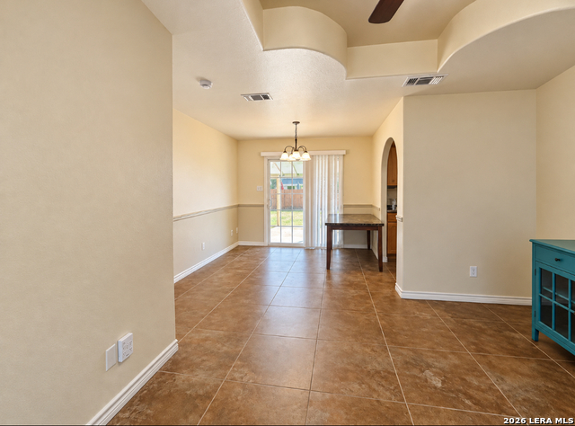 2152 Pershing Cir. Property Photo 4