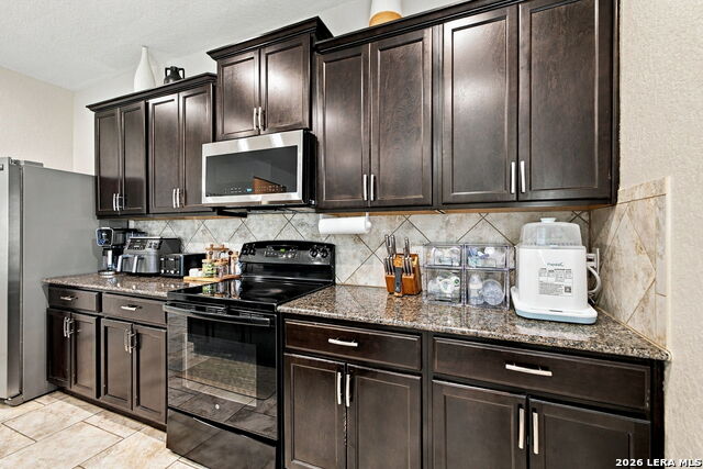 9814 Marbach Bnd Property Photo 10