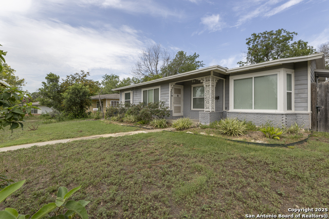 311 Karen Ln Property Photo 1