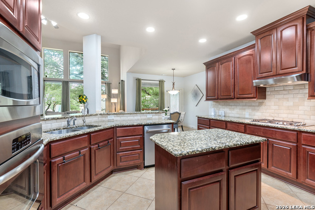 8810 Woodland Bnd Property Photo 4