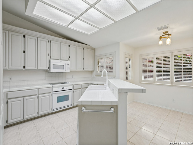 28 Campden Cir Property Photo 9