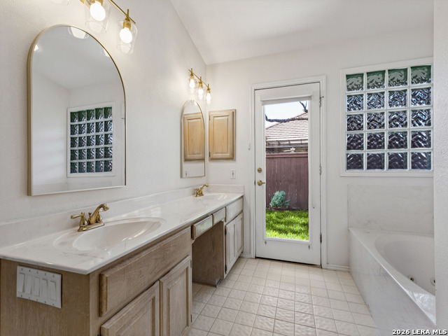 28 Campden Cir Property Photo 14