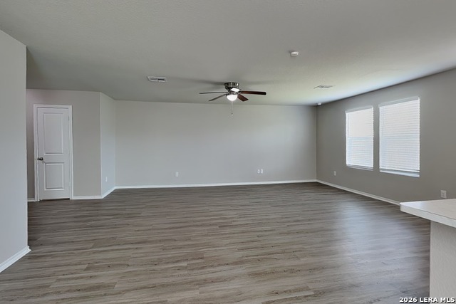 5202 Everett Loop Property Photo 3