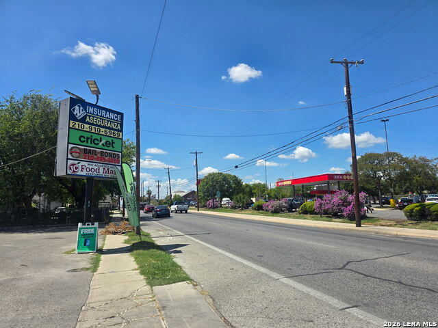 2710 W Commerce St Property Photo 1
