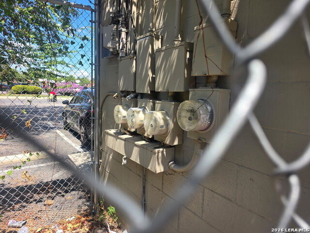 2710 W Commerce St Property Photo 13