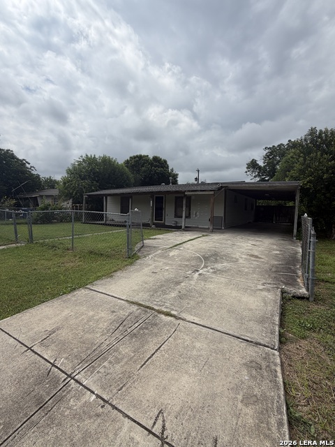 1210 W Gerald Property Photo 2
