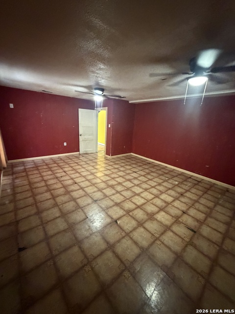 1210 W Gerald Property Photo 3