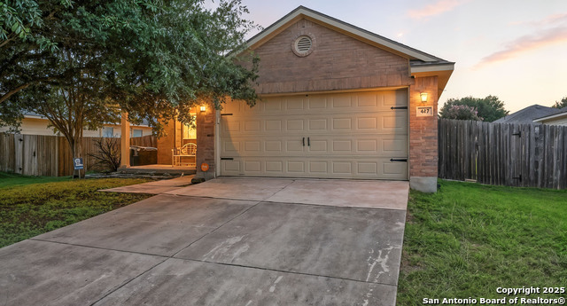 427 Roadrunner Property Photo 2