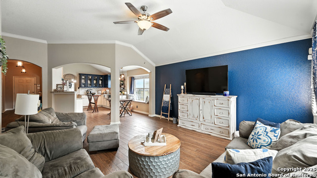 427 Roadrunner Property Photo 14