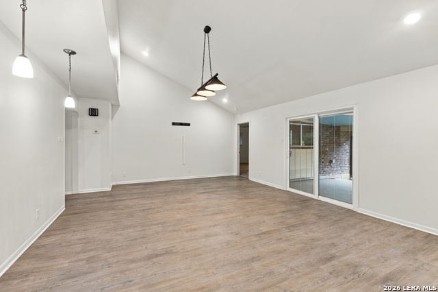 10422 Rocking M Property Photo 7