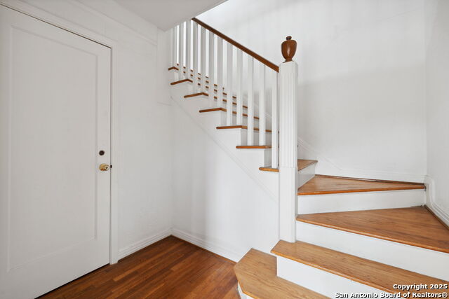 515 E Olmos Dr Property Photo 5
