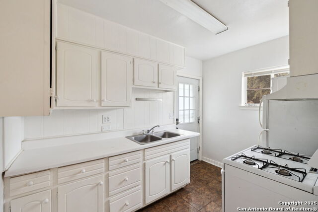 515 E Olmos Dr Property Photo 12