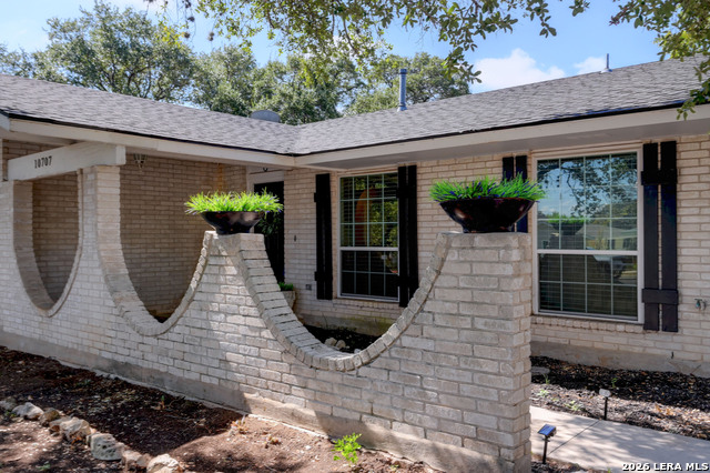 10707 Lands Run Property Photo 3