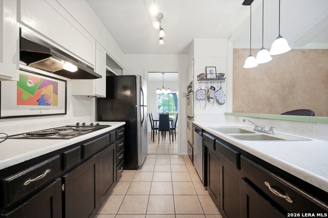 10707 Lands Run Property Photo 8