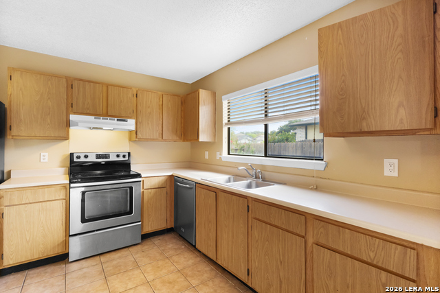 9926 Trendwood Property Photo 8