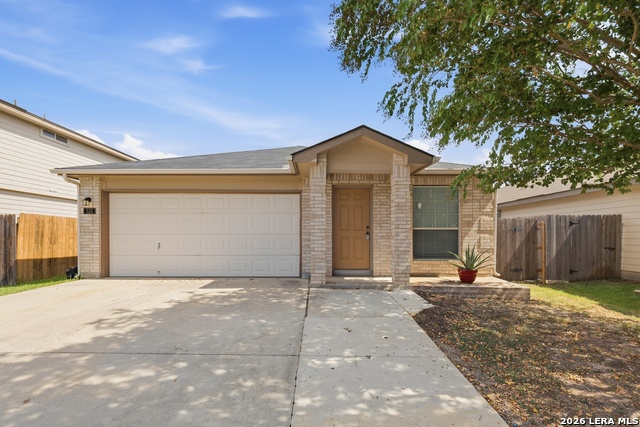 520 Starling Crk Property Photo 1