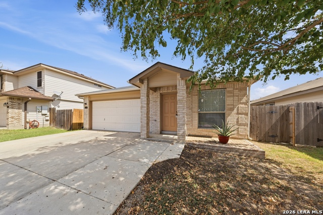 520 Starling Crk Property Photo 2
