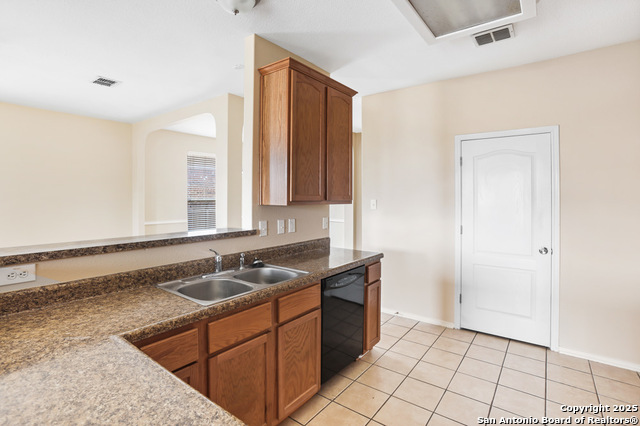 157 Crimson Tree Property Photo 10
