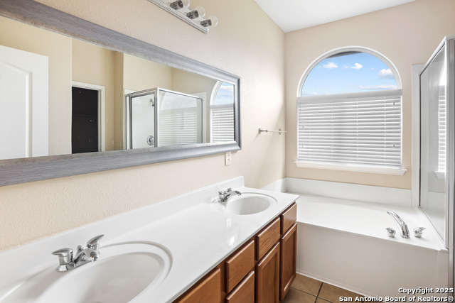 157 Crimson Tree Property Photo 15