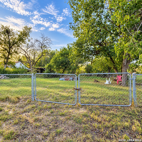 17109 Old Corpus Christi Rd Property Photo 7