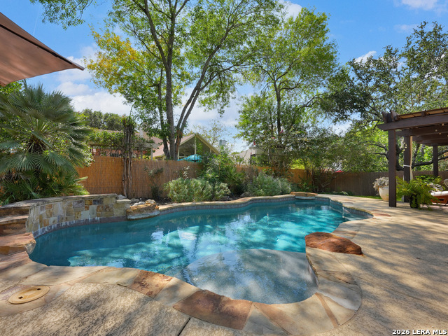 18039 Summer Knoll Dr Property Photo 1