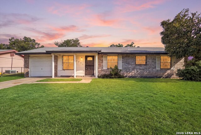 6291 Apple Valley Dr Property Photo 1