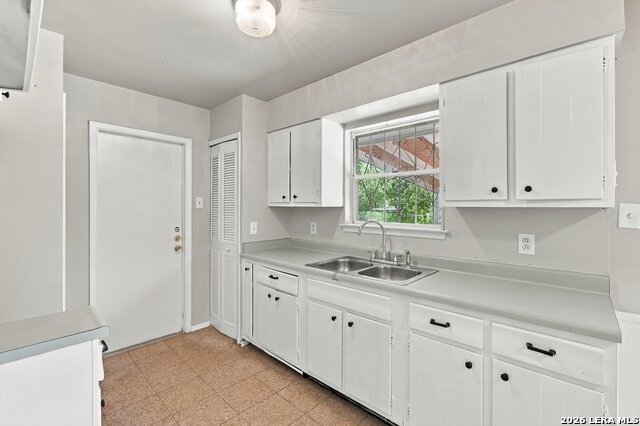 6291 Apple Valley Dr Property Photo 10