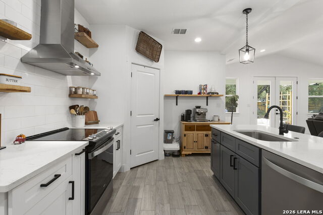 108 Highland Woods Property Photo 11