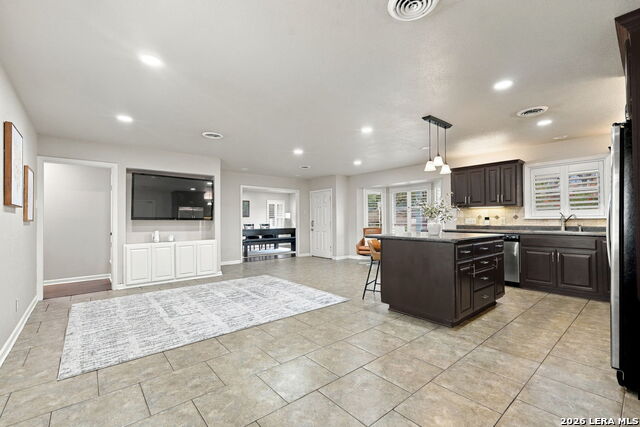 9818 Lantana Property Photo 14