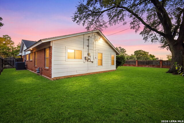 9818 Lantana Property Photo 33