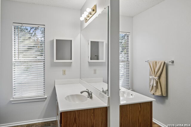 240 Samantha Dr Property Photo 21