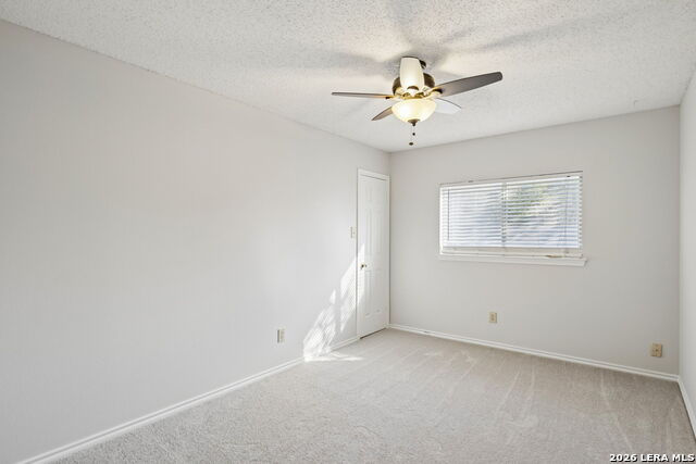 240 Samantha Dr Property Photo 23