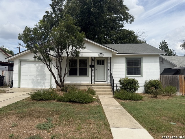 1311 W Rosewood Ave Property Photo 1
