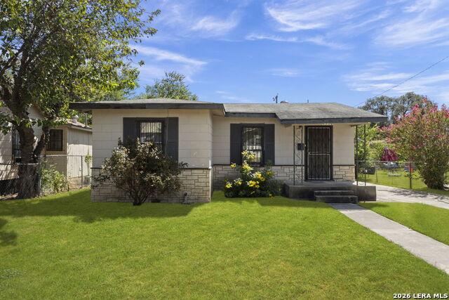 2330 Waverly Avenue Property Photo 3