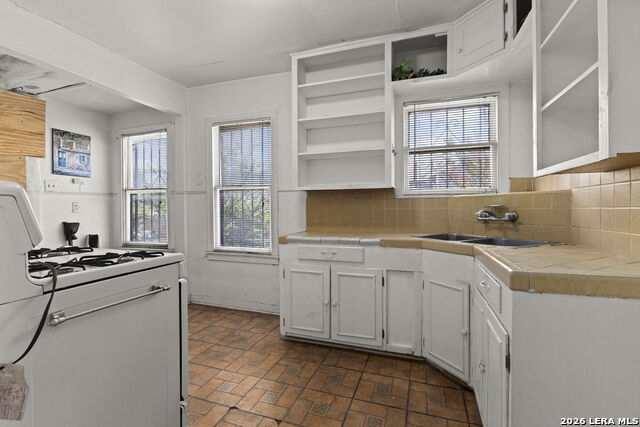 2330 Waverly Avenue Property Photo 11
